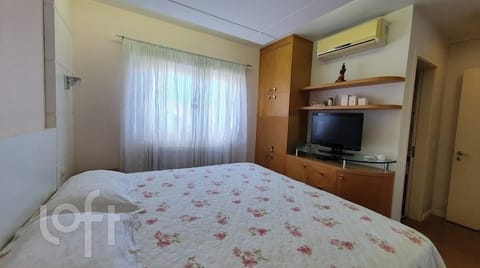Image 17 - 272484